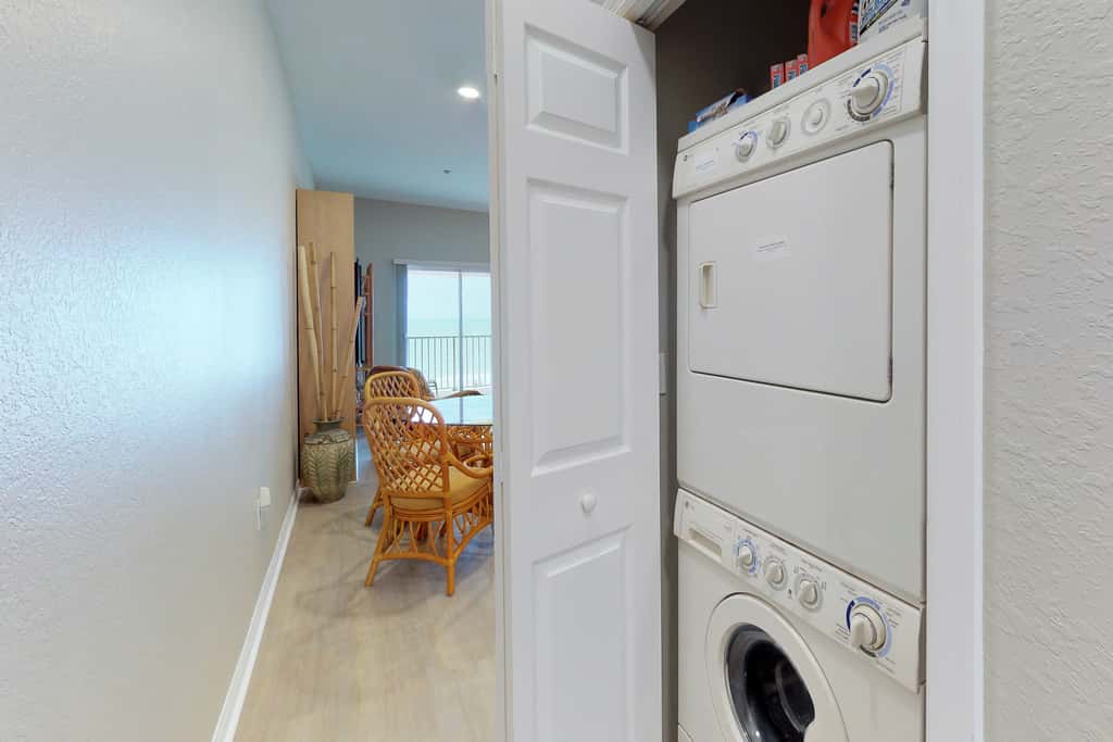 Beachfront condo with pool hot tub and Gulf views from the balcony