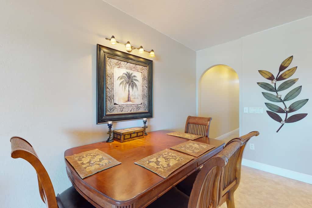 Welcoming Gulf front condo with pool and hot tub direct beach access