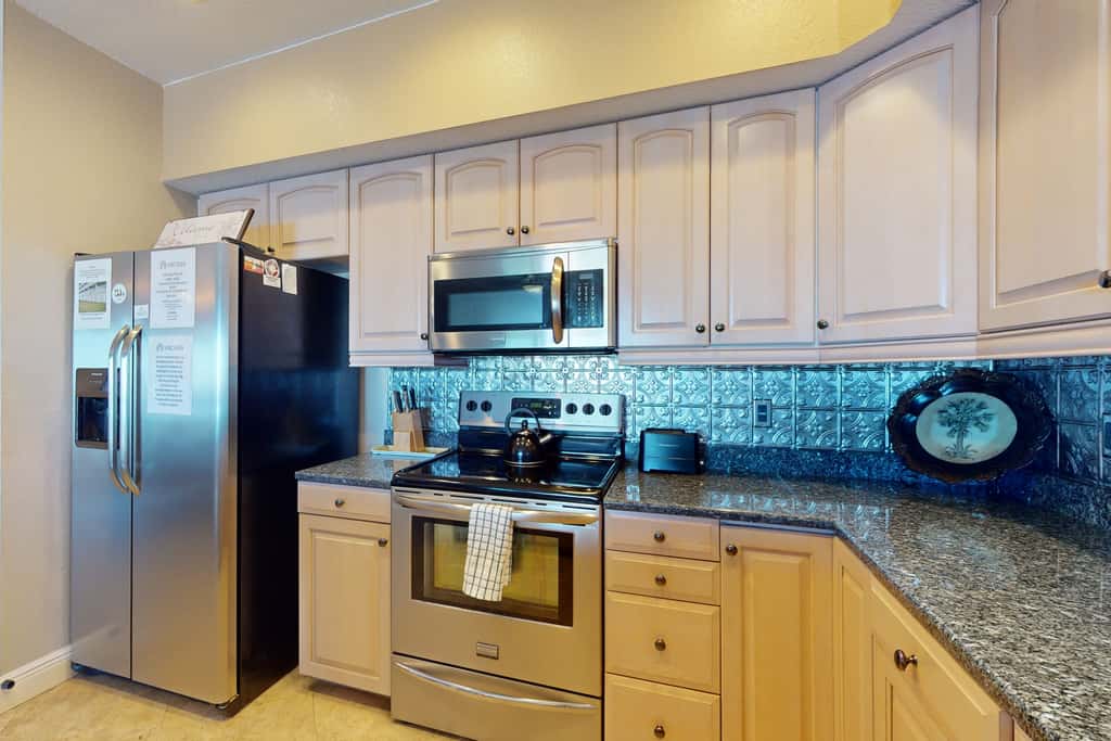 Welcoming Gulf front condo with pool and hot tub direct beach access