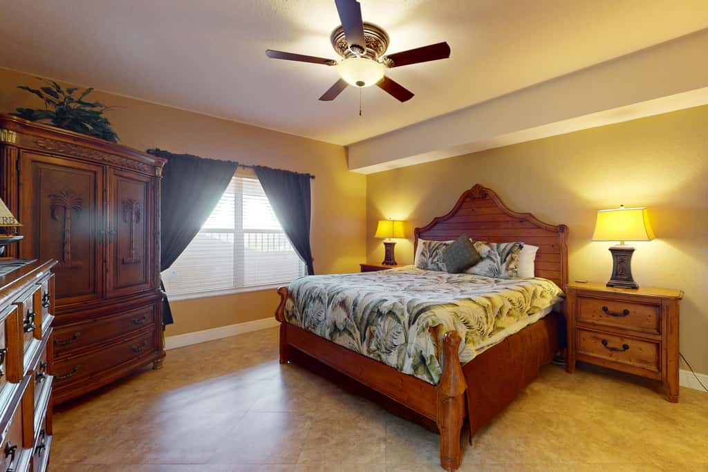Welcoming Gulf front condo with pool and hot tub direct beach access
