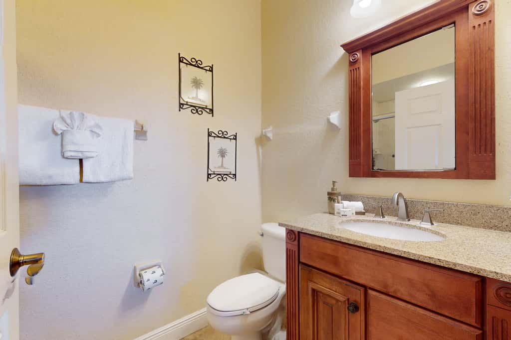 Welcoming Gulf front condo with pool and hot tub direct beach access