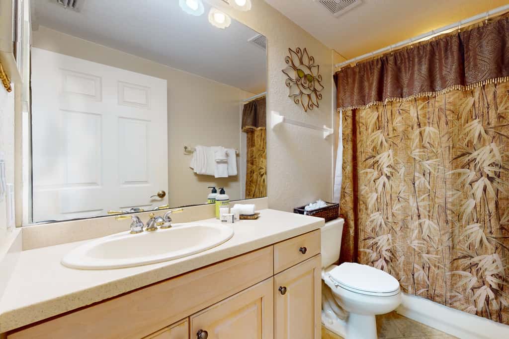 Welcoming Gulf front condo with pool and hot tub direct beach access