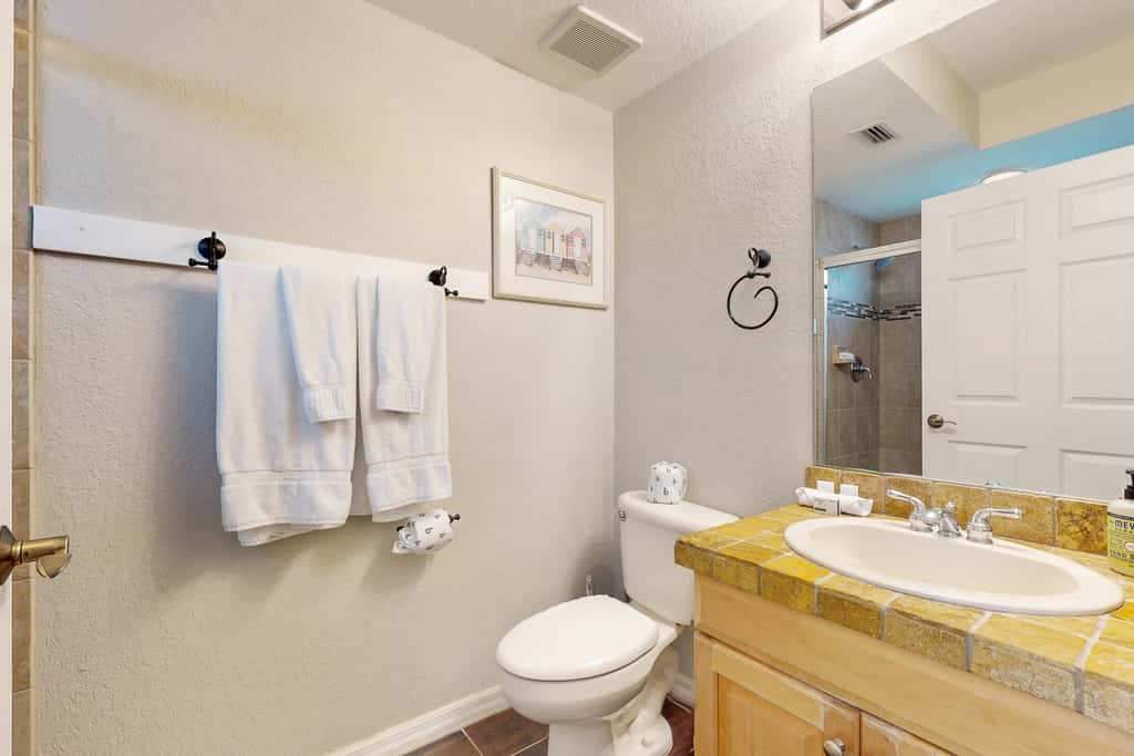 Beachfront corner condo with pool and hot tub easy access to dining