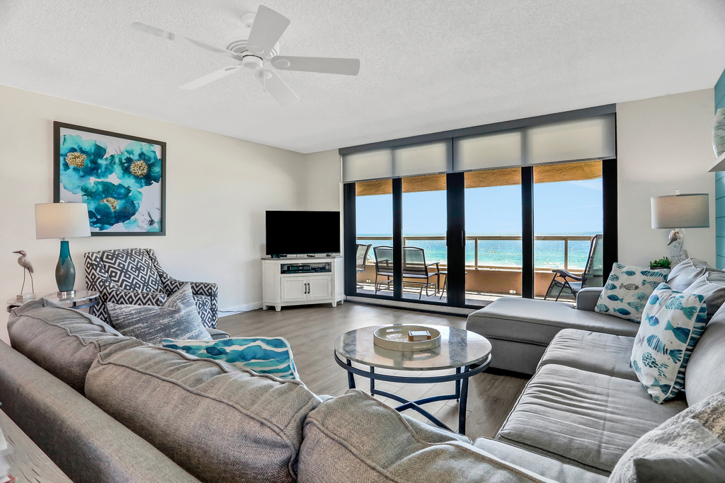 Vibrant ocean view condo with hot tub tennis court pool WD balcony and grill