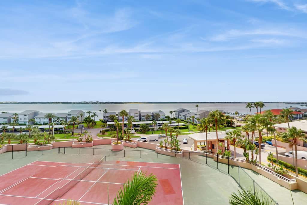 Crescent Beach Club