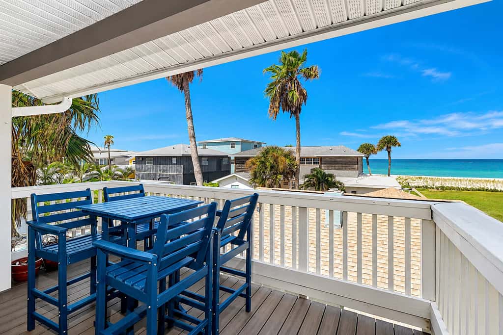Delightful condo with beach and pool access washer dryer