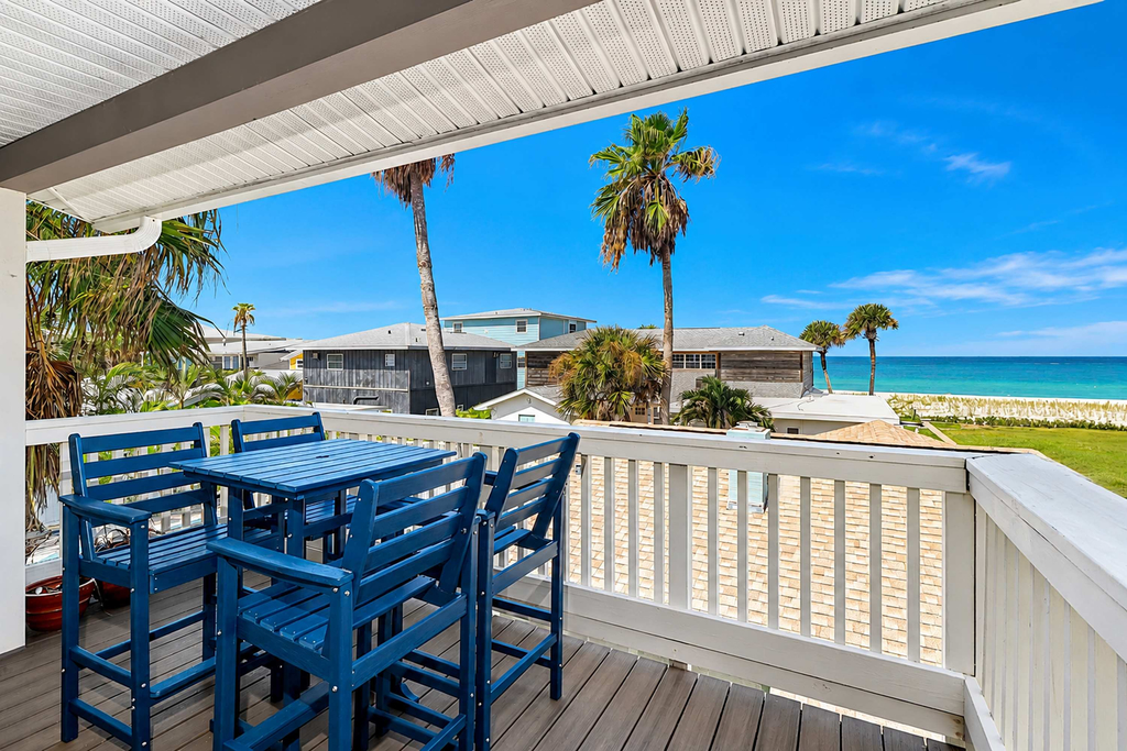 Delightful condo with beach and pool access washer dryer