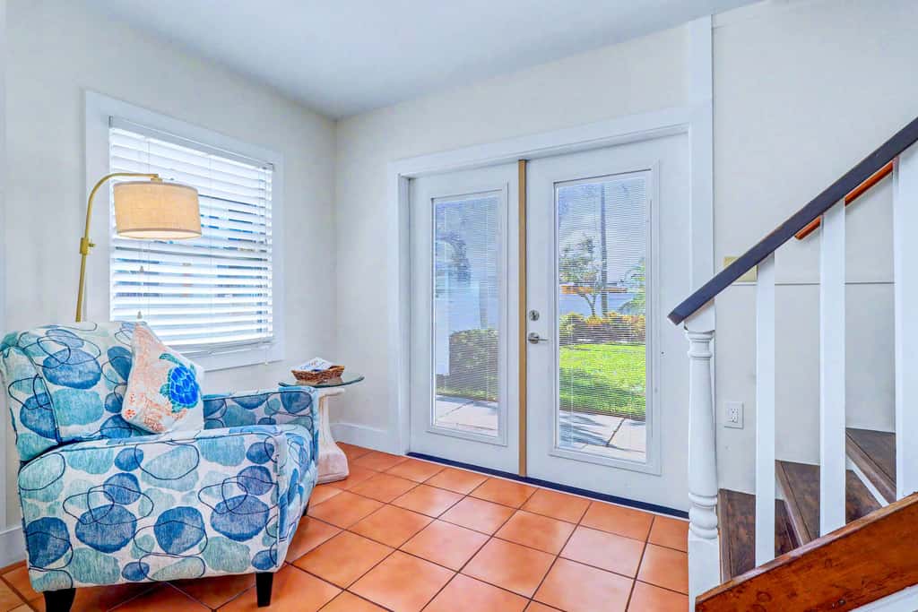 Delightful condo with beach and pool access washer dryer