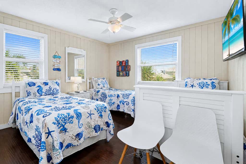 Delightful condo with beach and pool access washer dryer