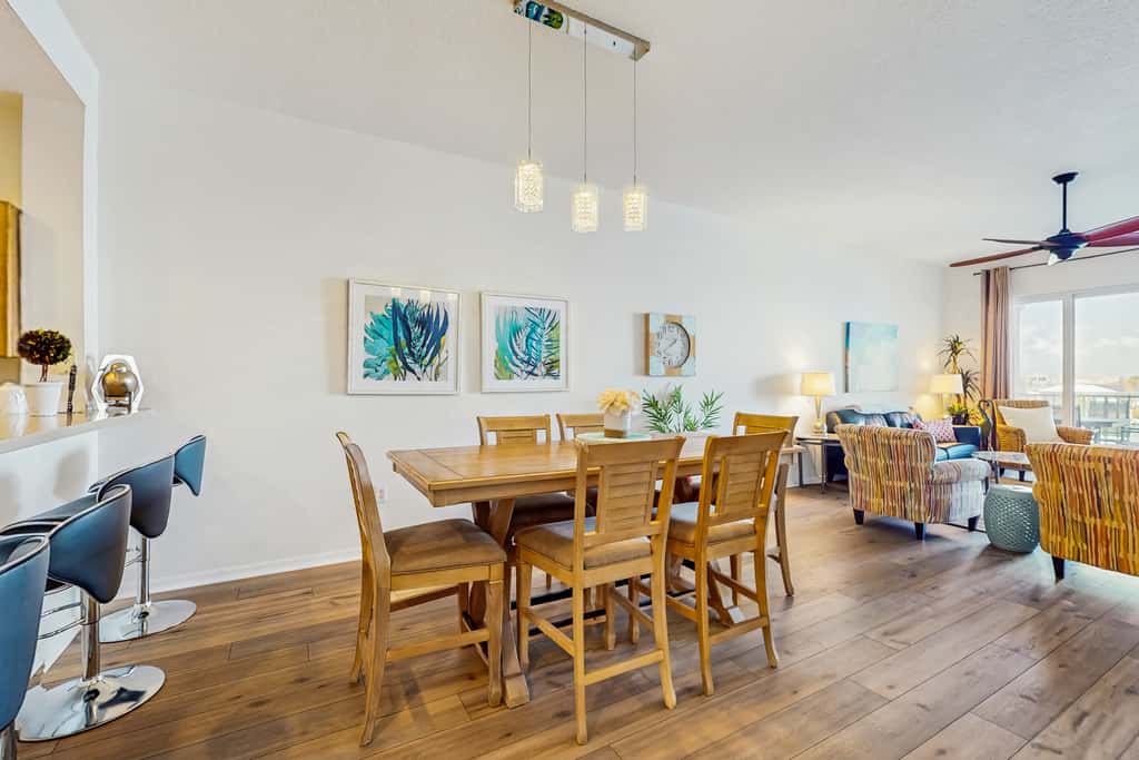 Dog friendly bayfront 4th floor condo with bay views heated pool and spa WD