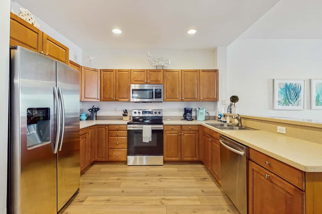 Dog friendly bayfront 4th floor condo with bay views heated pool and spa WD
