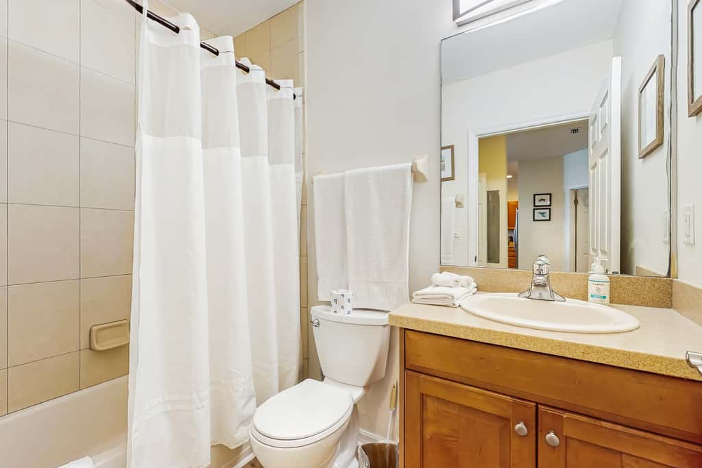 Dog friendly bayfront 4th floor condo with bay views heated pool and spa WD