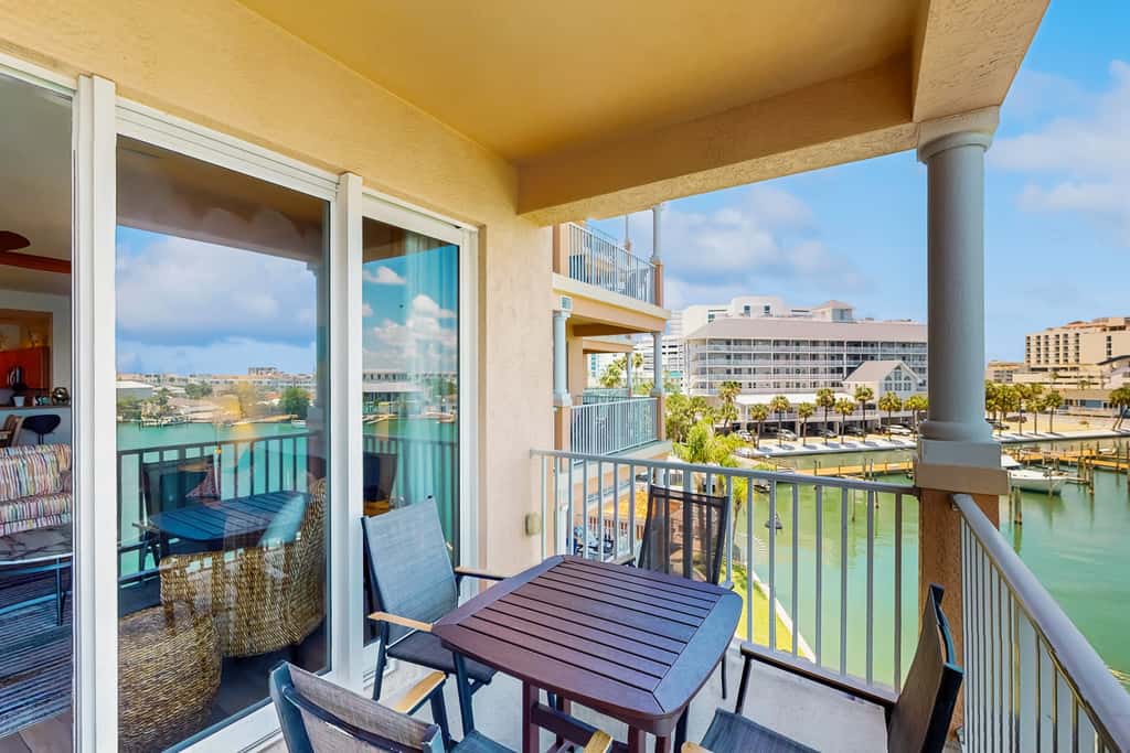 Dog friendly bayfront 4th floor condo with bay views heated pool and spa WD