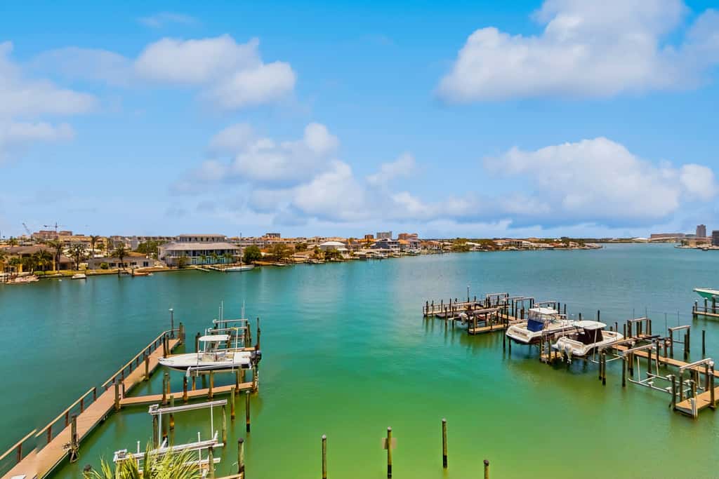 Dog friendly bayfront 4th floor condo with bay views heated pool and spa WD