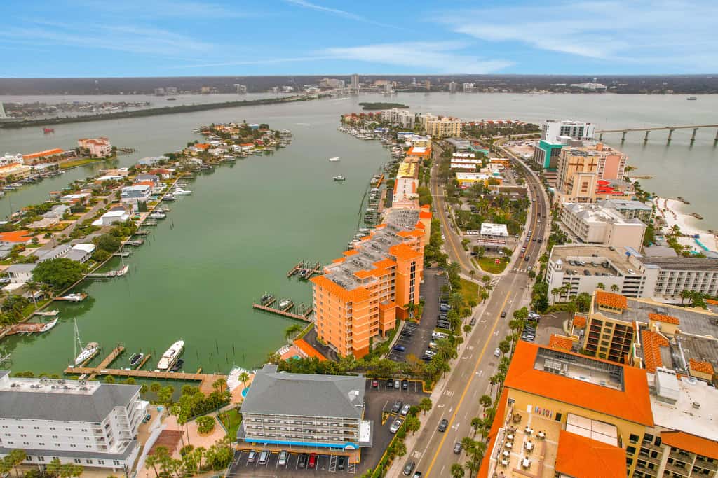 Dog friendly bayfront 4th floor condo with bay views heated pool and spa WD