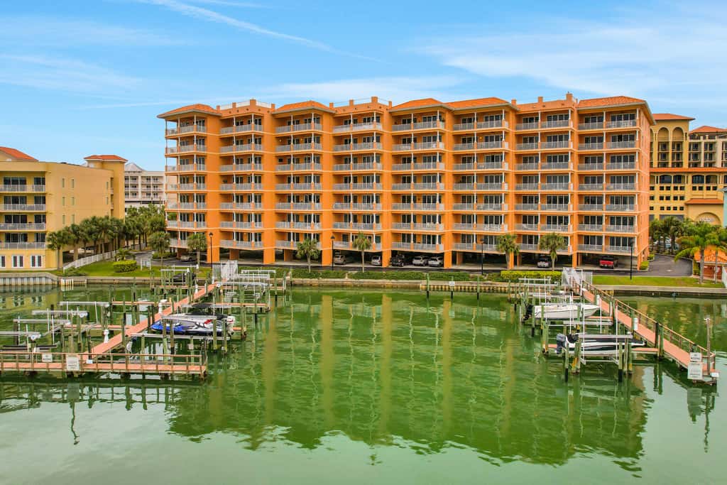 Dog friendly bayfront 4th floor condo with bay views heated pool and spa WD