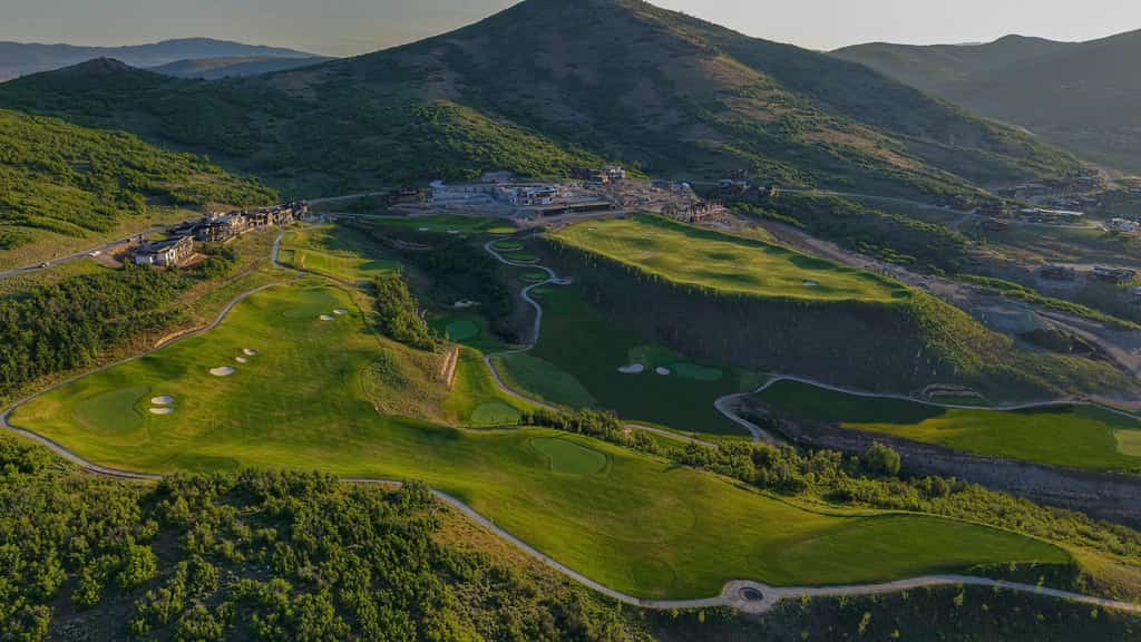6BR SkyRidge- HotTub-Sauna, Views, Golf, Sleeps 16