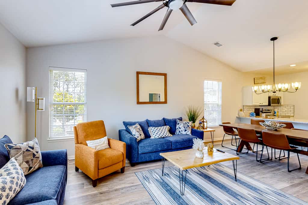 Family Tides- Sandpiper Bay: Shared pool