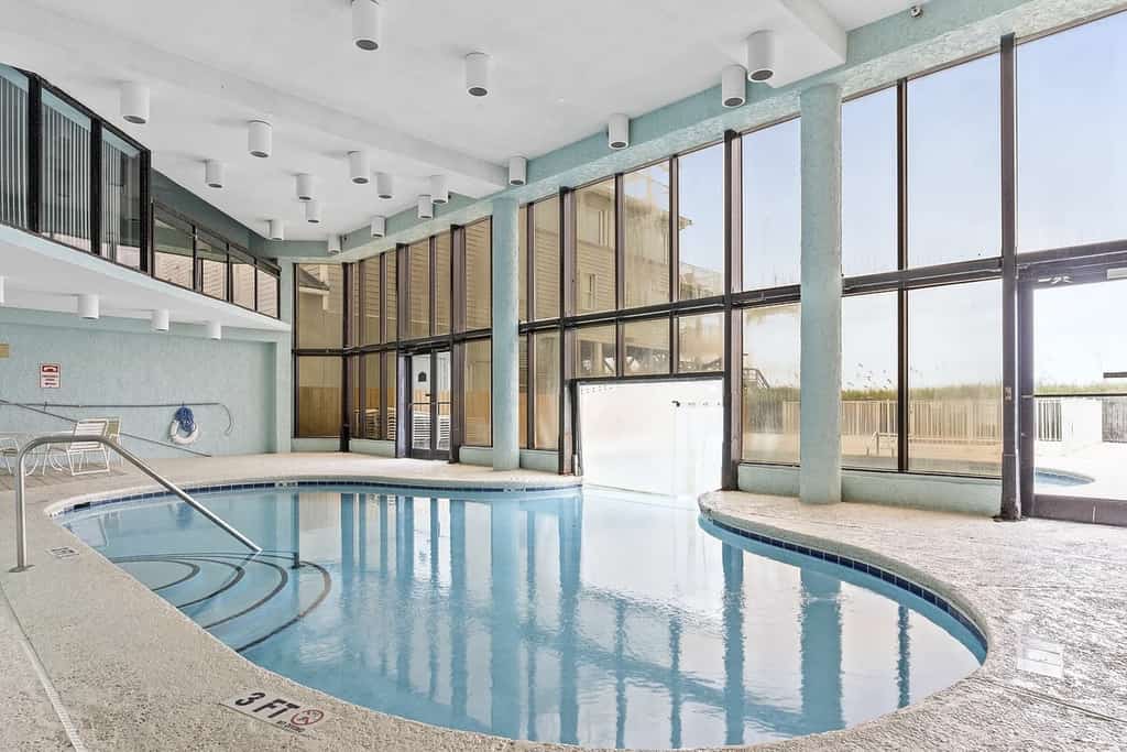Kat Cove 2: Oceanfront condo, direct beach access
