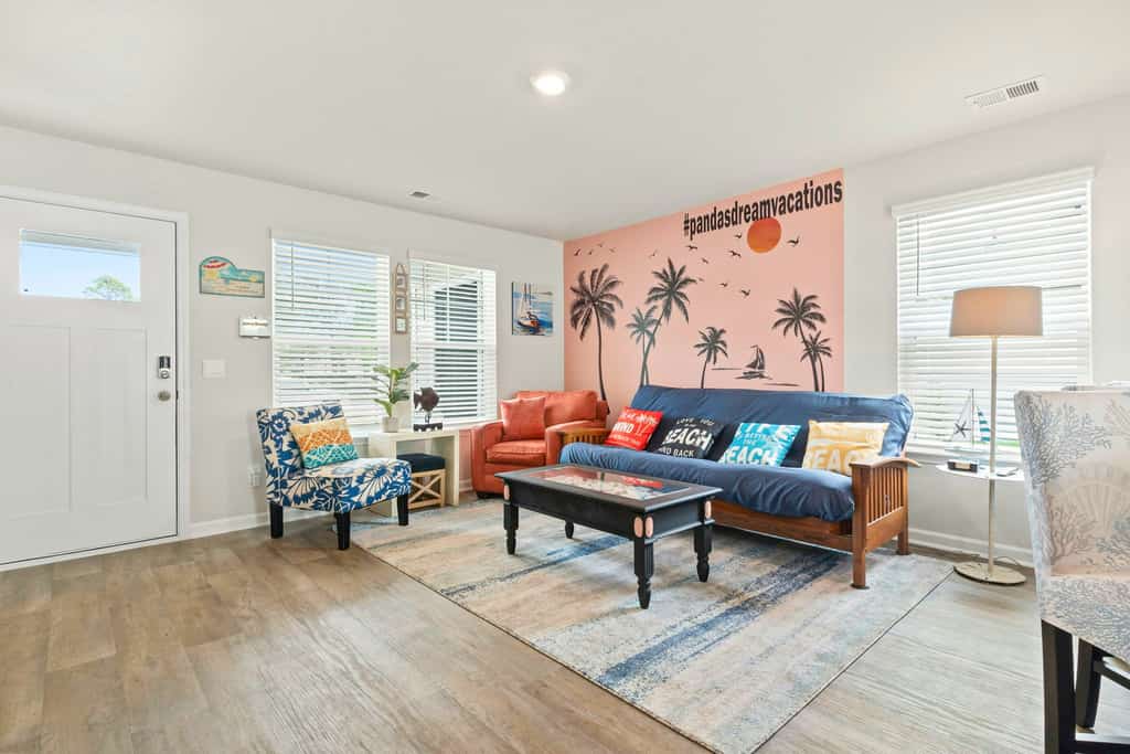 Pandas Dream: Dog-friendly, enclosed yard