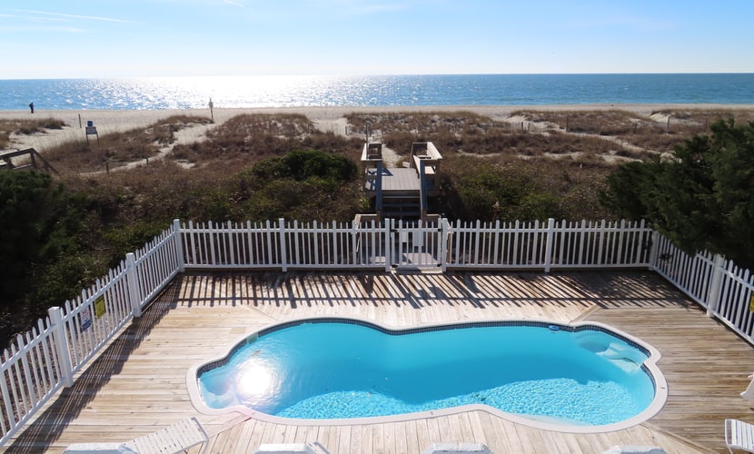 Beautiful oceanfront house w/private pool, central AC, W/D, patio