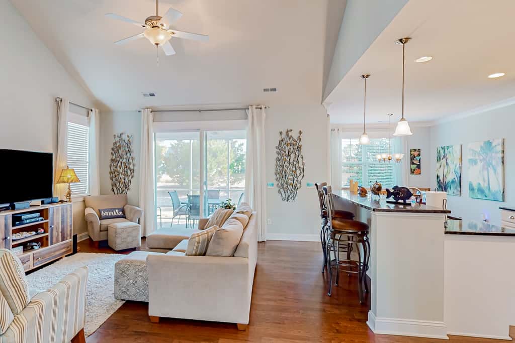 STJ14 Beach Cove Charmer