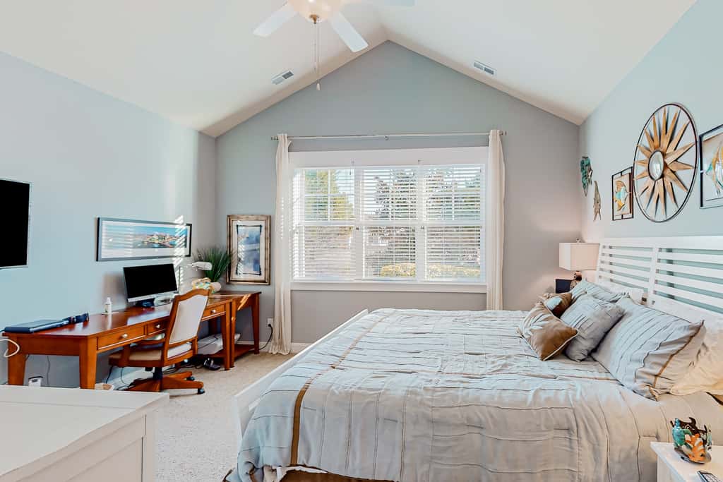 STJ14 Beach Cove Charmer