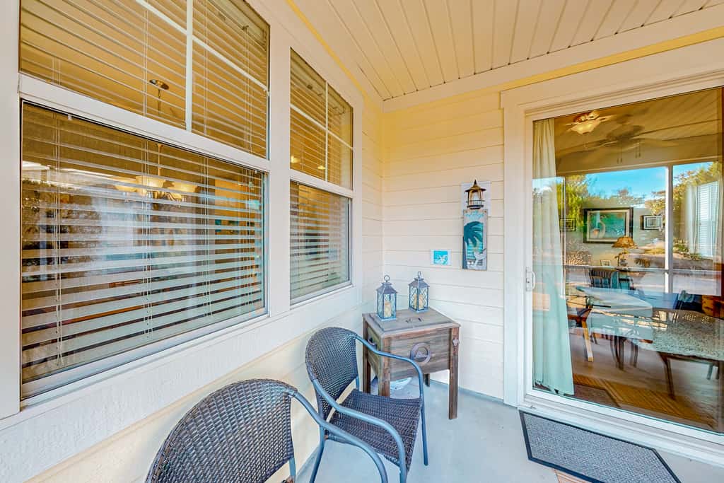 STJ14 Beach Cove Charmer