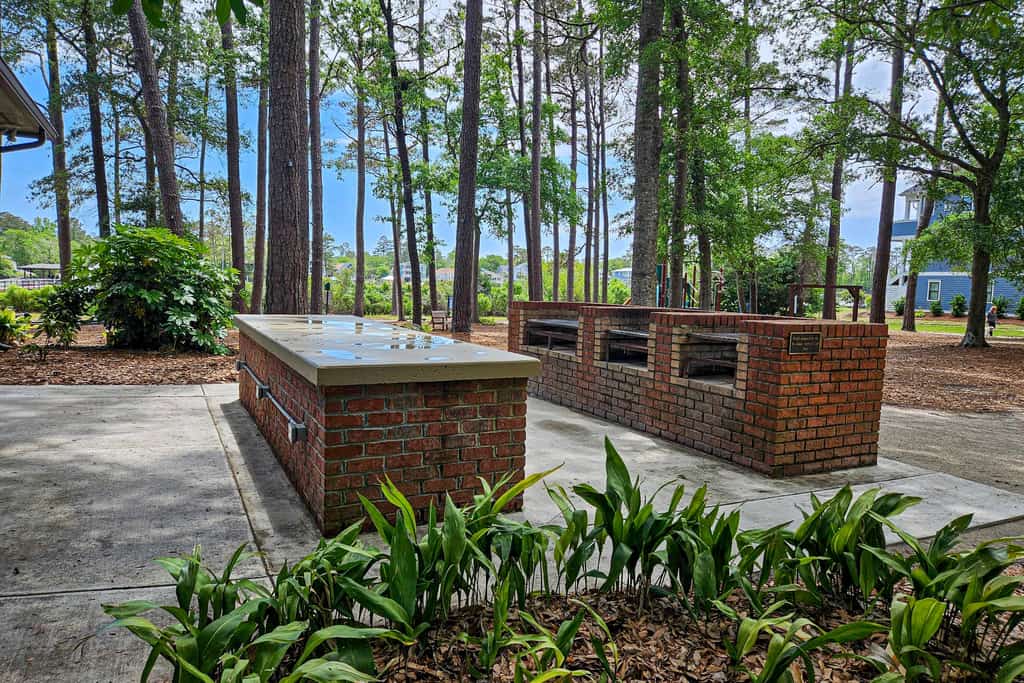 STJ22B: Coastal Condo with golf course view and shared pool access