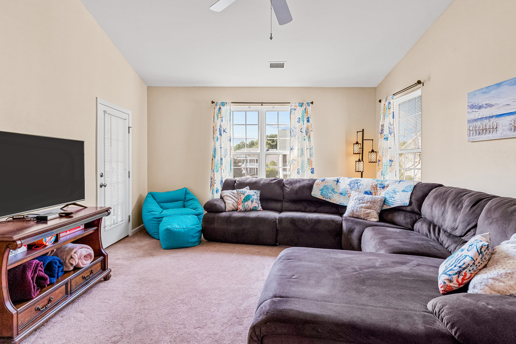 SB16 Coral Reef Retreat