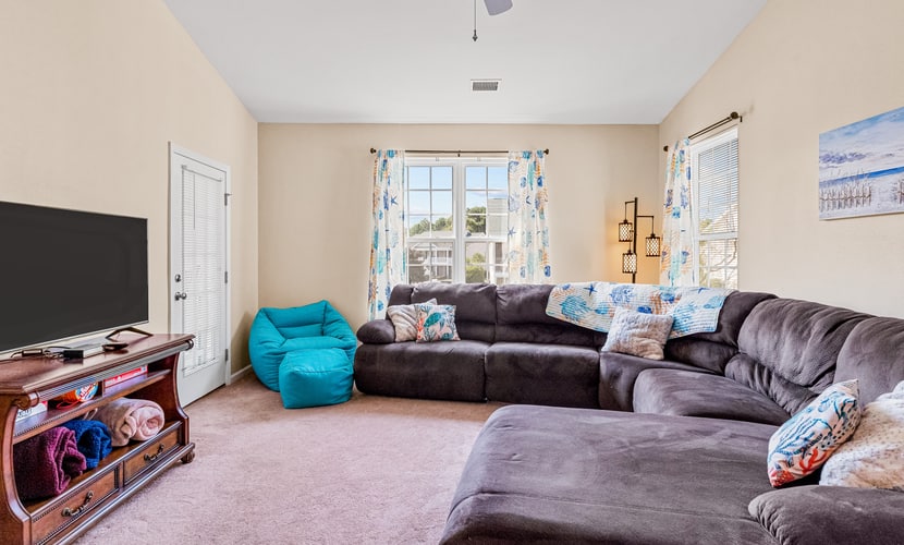 Coral Reef Retreat: Dog Friendly w/Water Views
