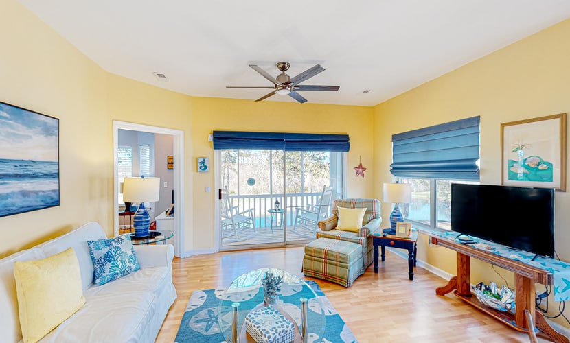 Sea Shell Cove: Condo with Golf and Water Views