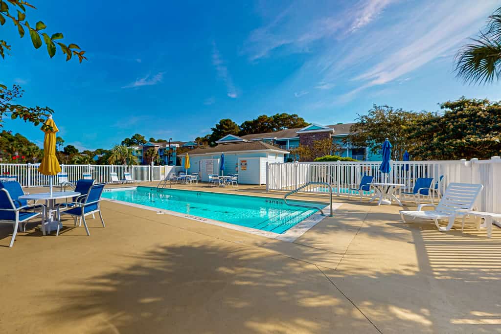 SB72B: Coastal Suite with golf course view and shared pool access