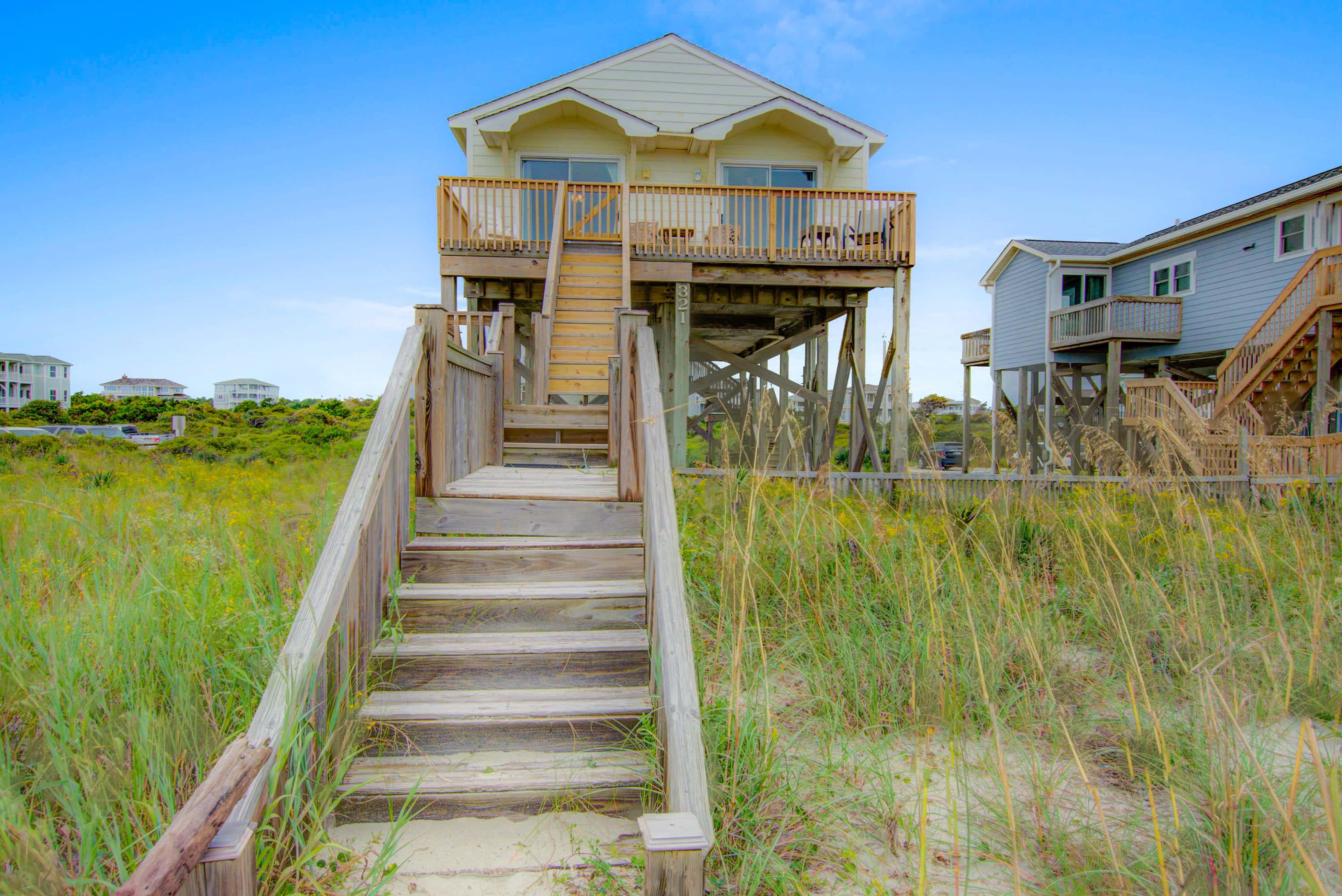HB01 1 Anchors Away Oceanfront