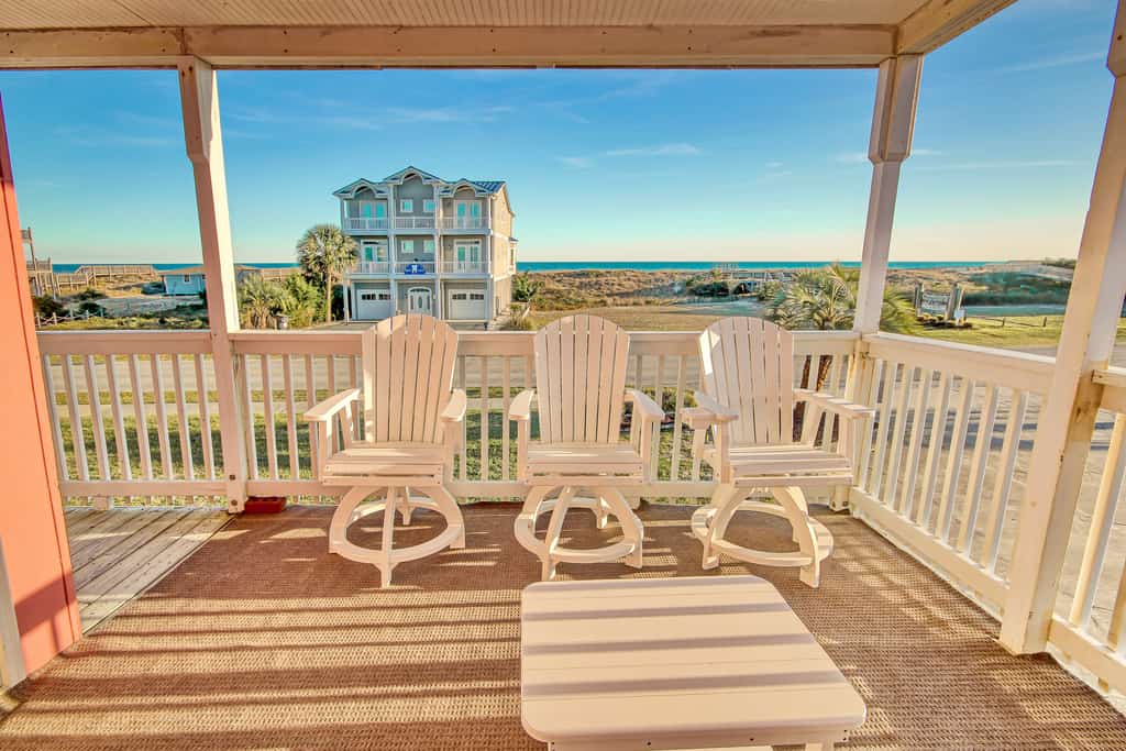 Newly-updated luxury beach condo with ocean views, balcony, & beach access, dog friendly