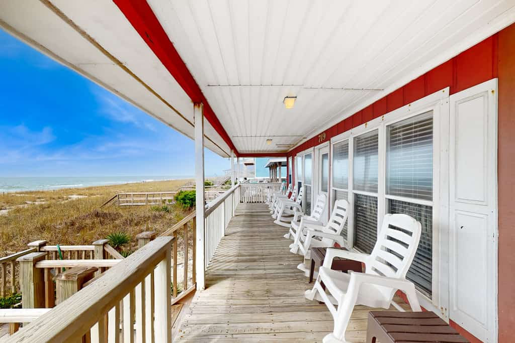 Fun-Filled Beachfront House w/Free WiFi, Private Washer/Dryer, AC, Patio, Deck