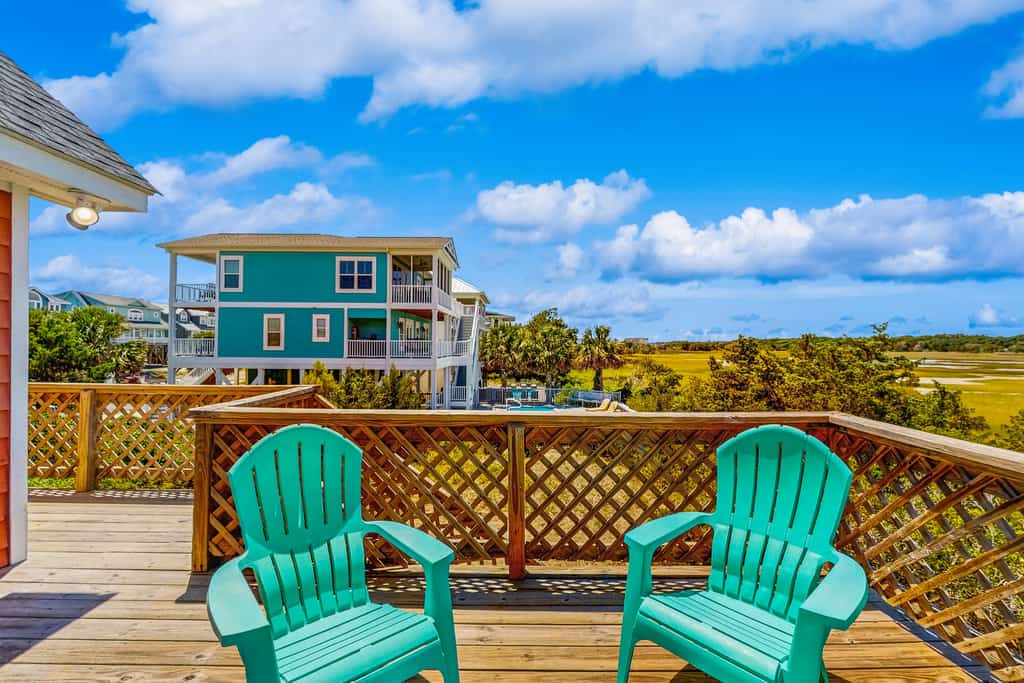 HB93 Holden Friends - 2nd row, 3 bedroom, NEW private pool