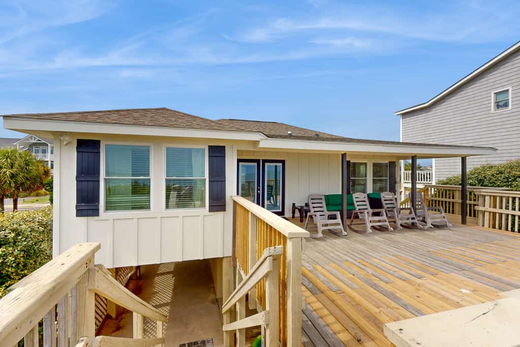 Oceanfront Home with Dreamy Sundeck View, Walkway to Beach, Washer/Dryer & WiFi