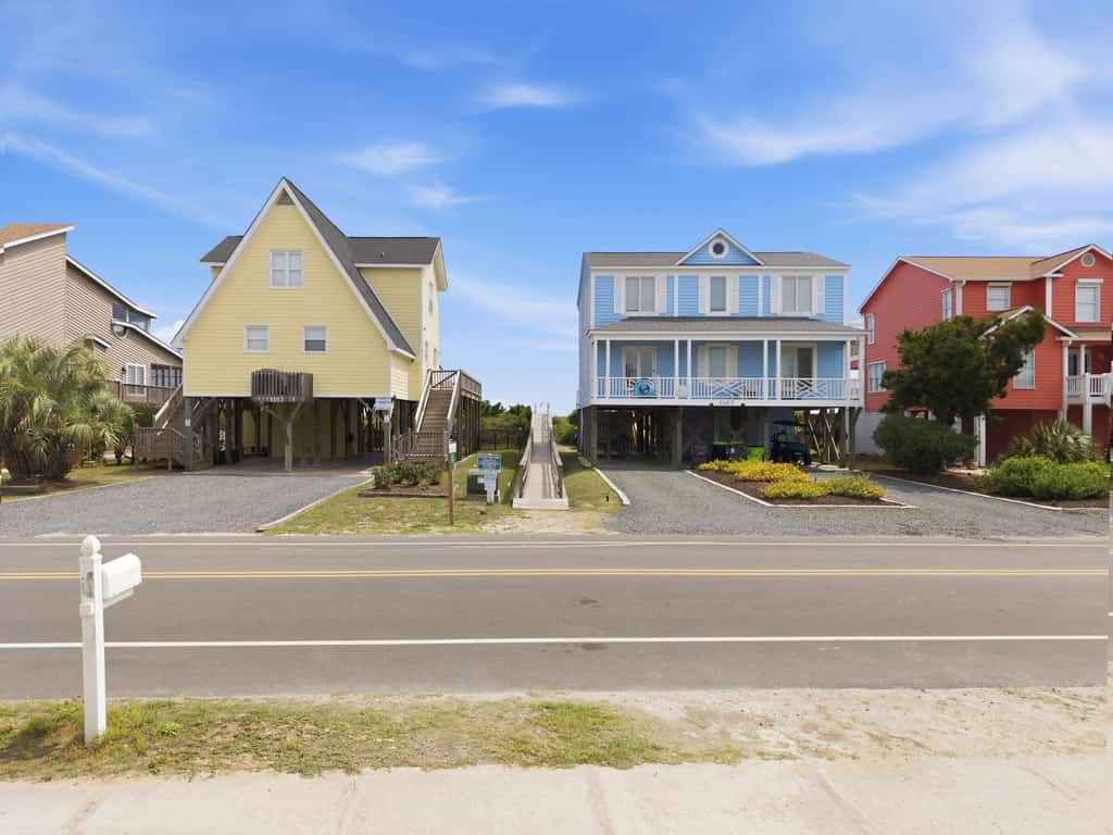 Updated West End home with fenced backyard & direct beach access - dog-friendly