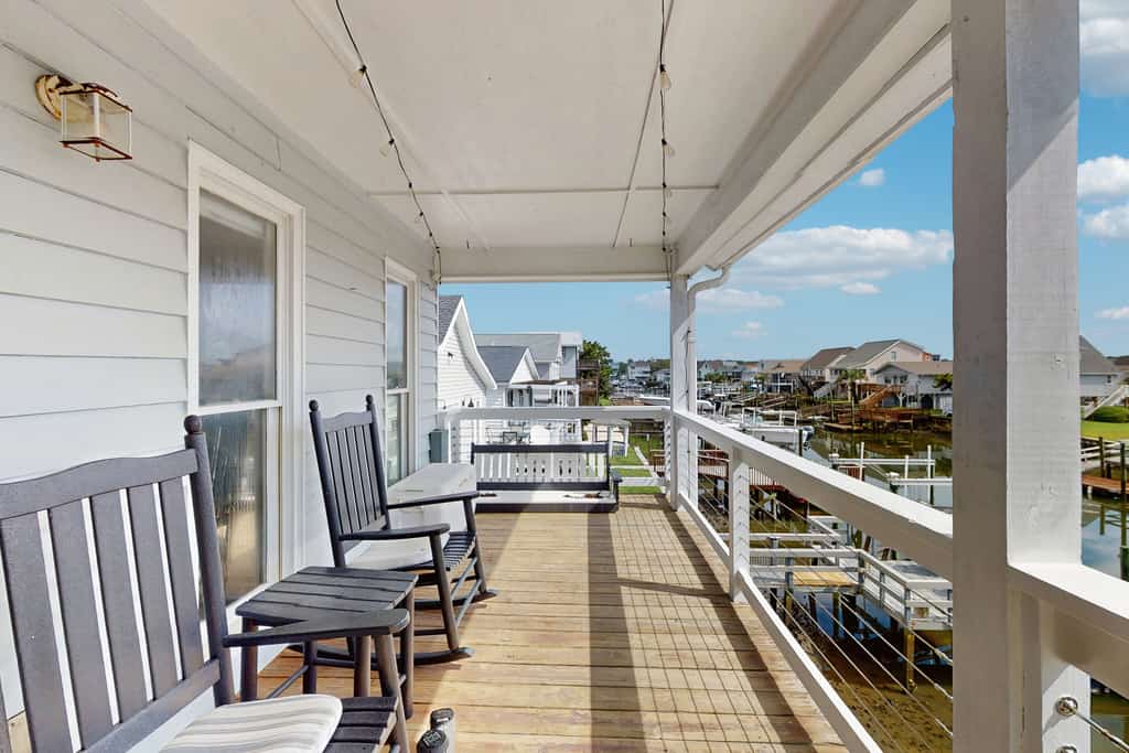 Canal home with hot tub, boat dock