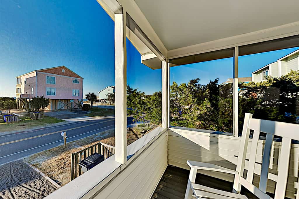 Beachside Cottage: Charming Dual-Suite Beachside Cottage | Ocean Views on Porch | Steps to Sand
