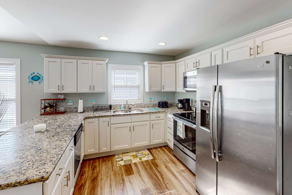 Oak Island Oasis: Updated, dog-friendly home near the beach with fenced yard