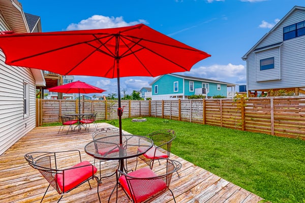 Gigi's Getaway: Inviting dog-friendly home with patio, full kitchen, central AC, & W/D