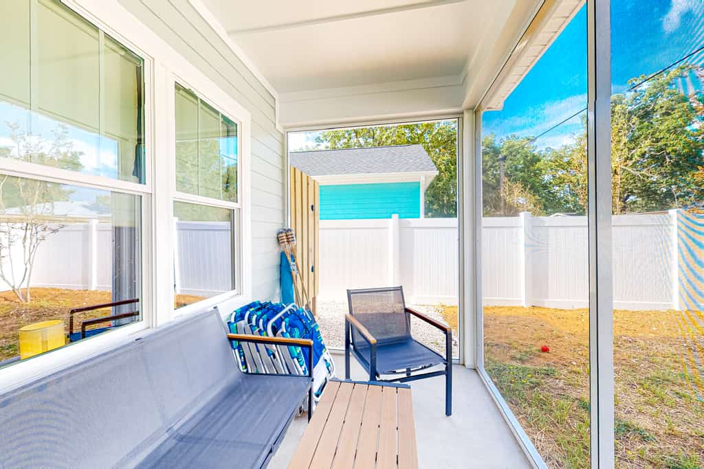 Pawsitive Island Escape: Dog Friendly, Fenced Yard