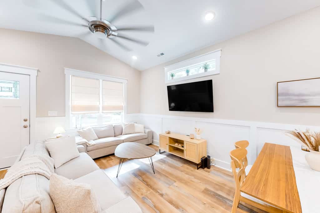 Pawsitive Island Escape: Dog Friendly, Fenced Yard