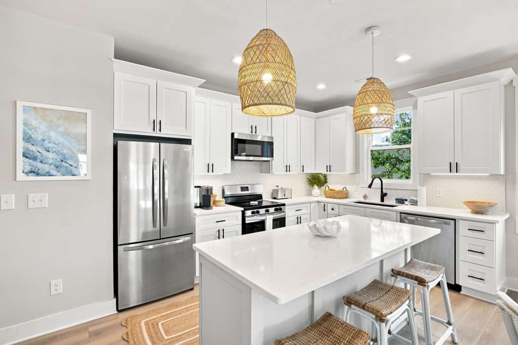 Anchor Forty-Five: Coastal home with large deck, close to beach and local attractions