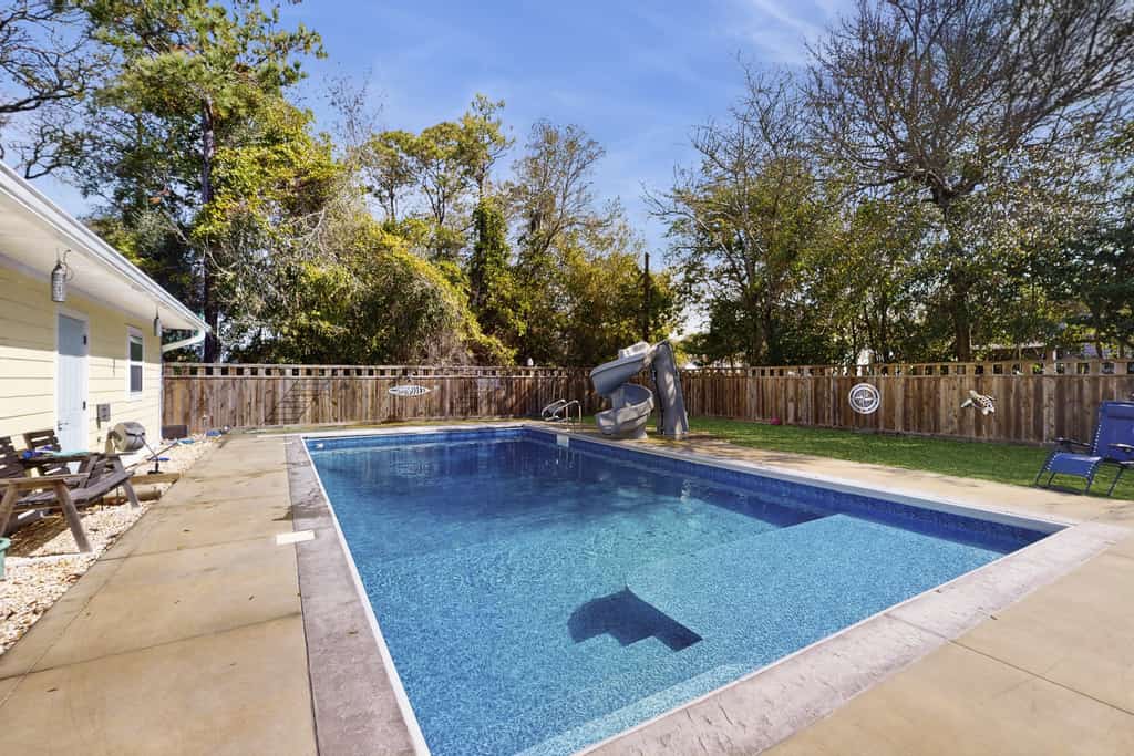 Sunsational: Coastal home with private pool and slide, close to beach and local attractions