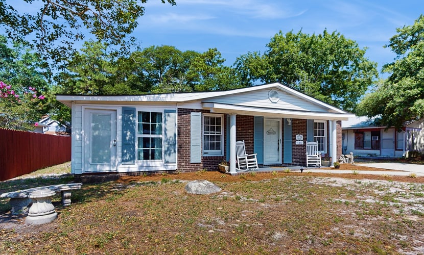 Wilson Honey Do: Coastal home with private patio, close to beach and local attractions