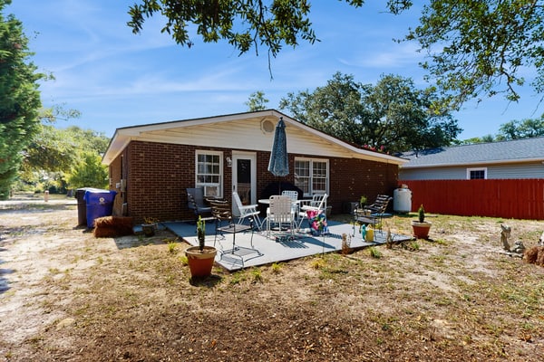 Wilson Honey Do: Coastal home with private patio, close to beach and local attractions