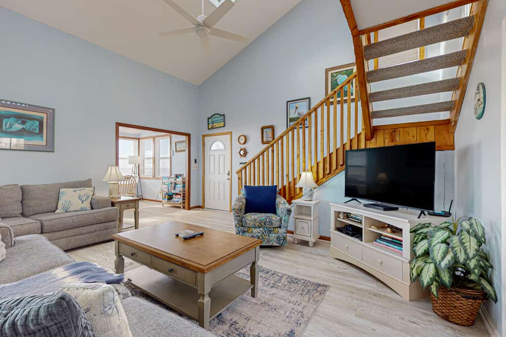 Summer Sands: Waterfront, Dog Friendly, Balcony